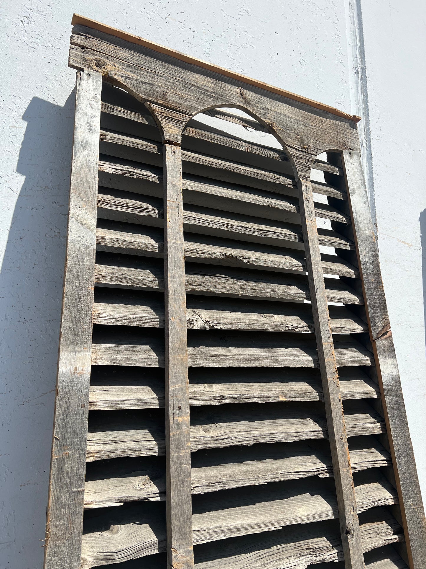 Tall Tobacco Barn Vent