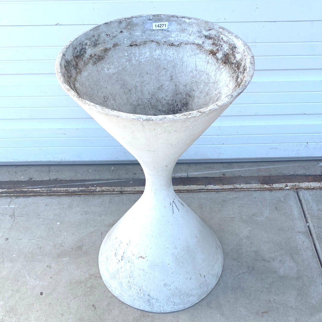 Medium Willy Guhl Diablo Planter