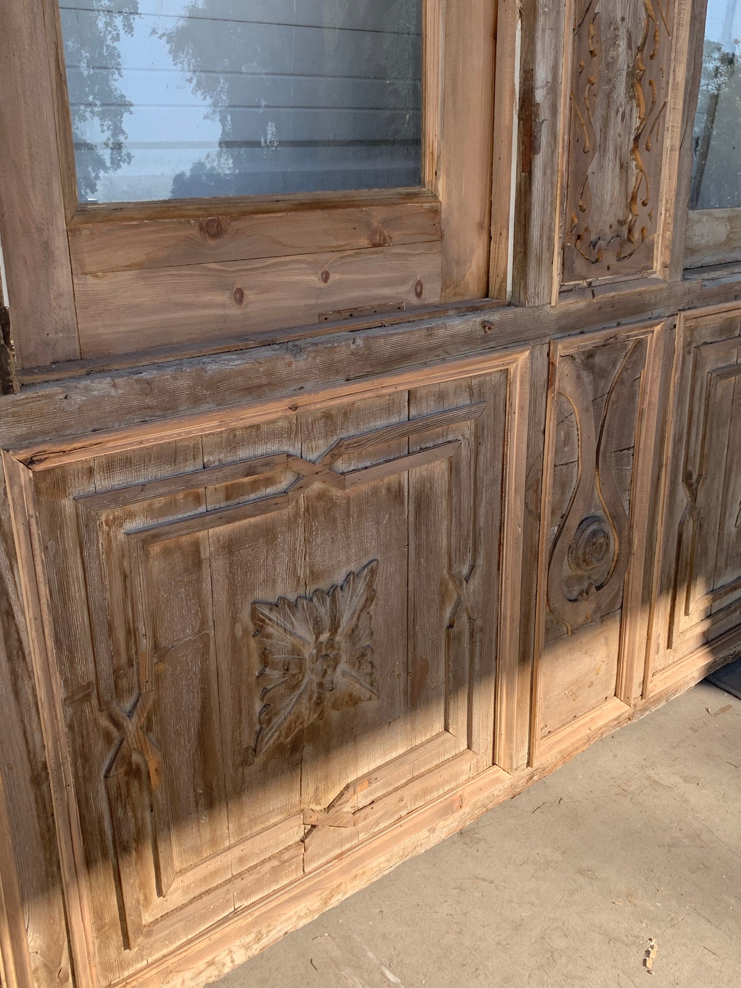 Rectangle Washed Wall Panel with 2 Window Pairs and 1 Single Lite