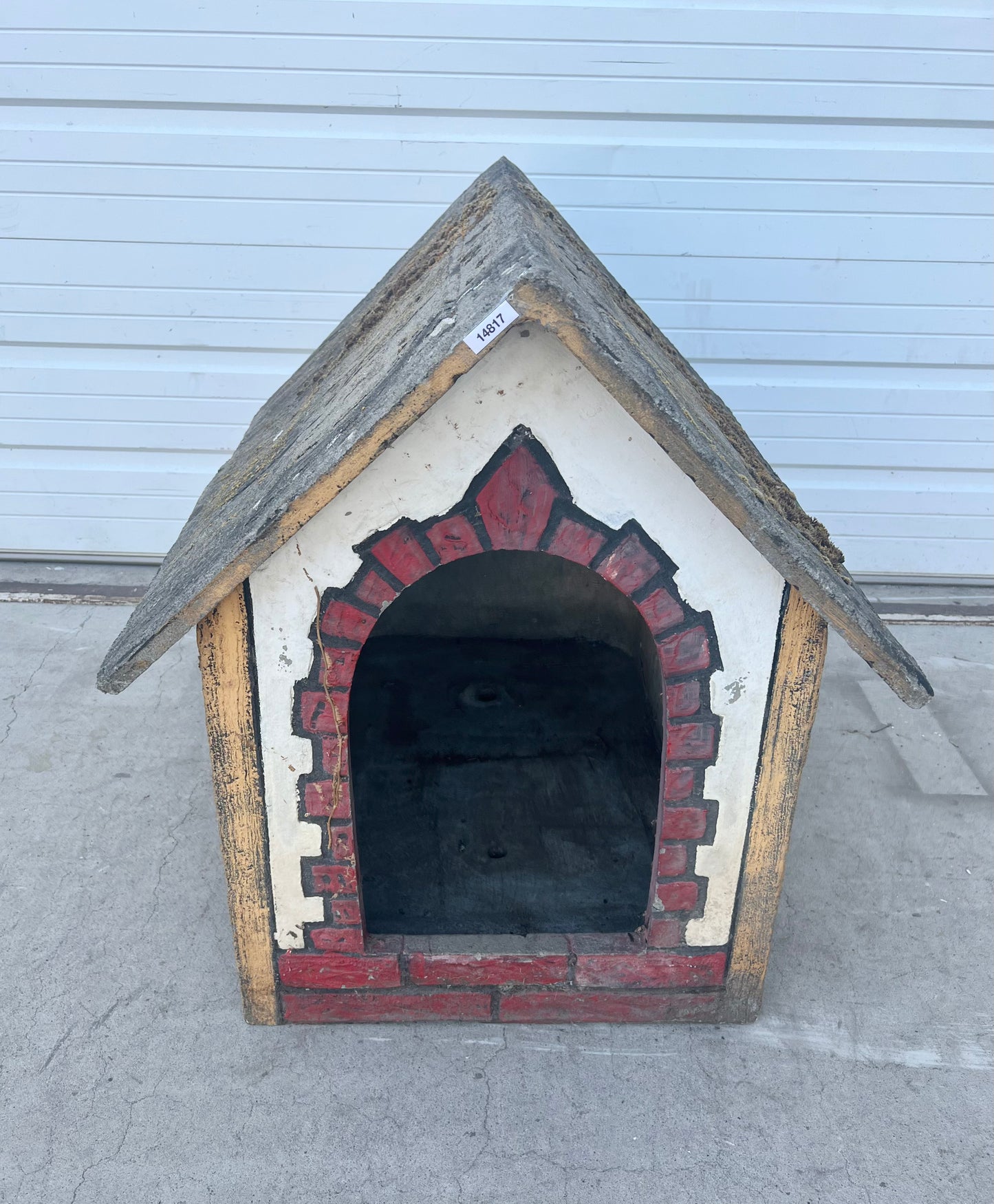 French Concrete Dog House