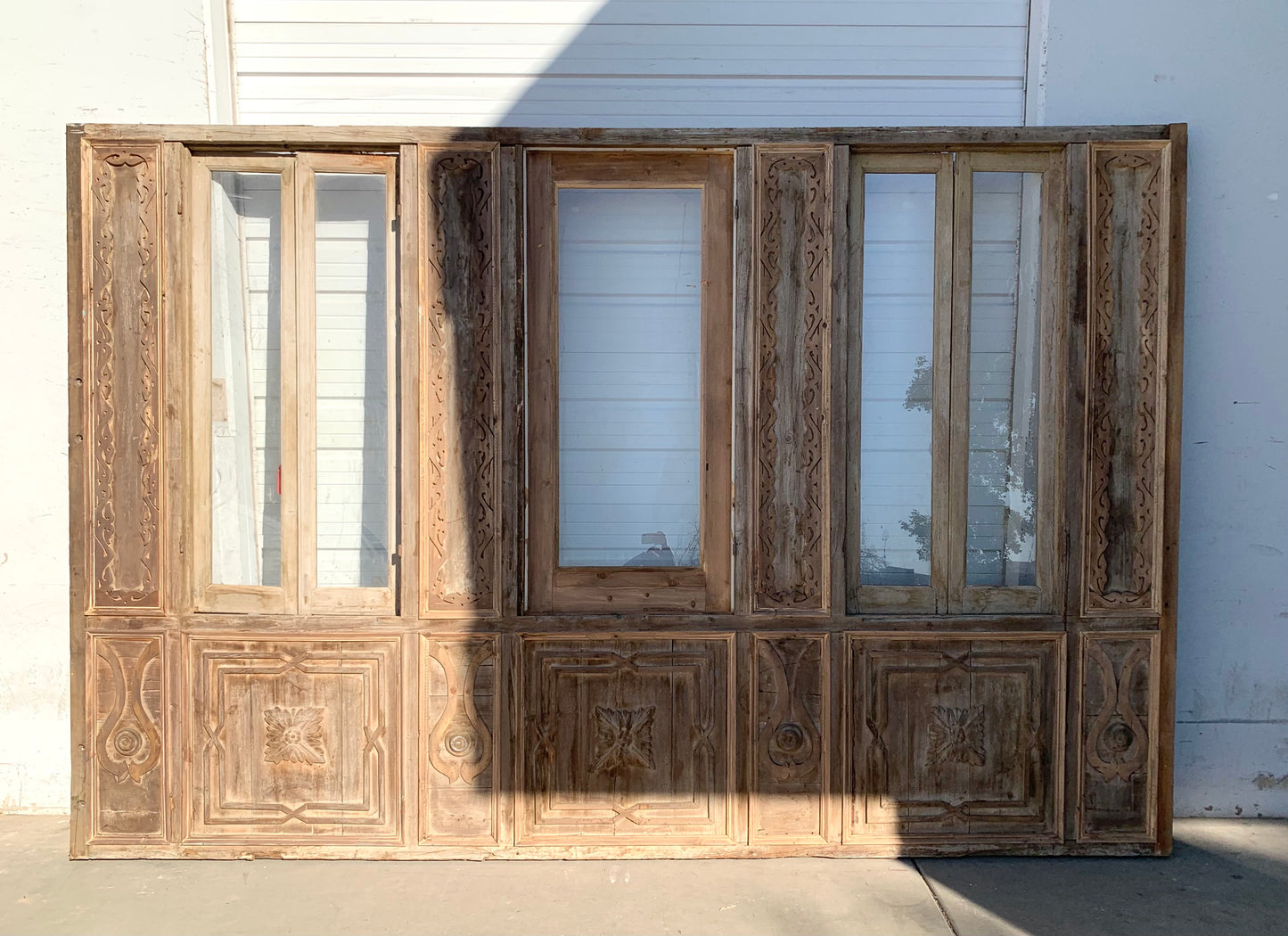 Rectangle Washed Wall Panel with 2 Window Pairs and 1 Single Lite