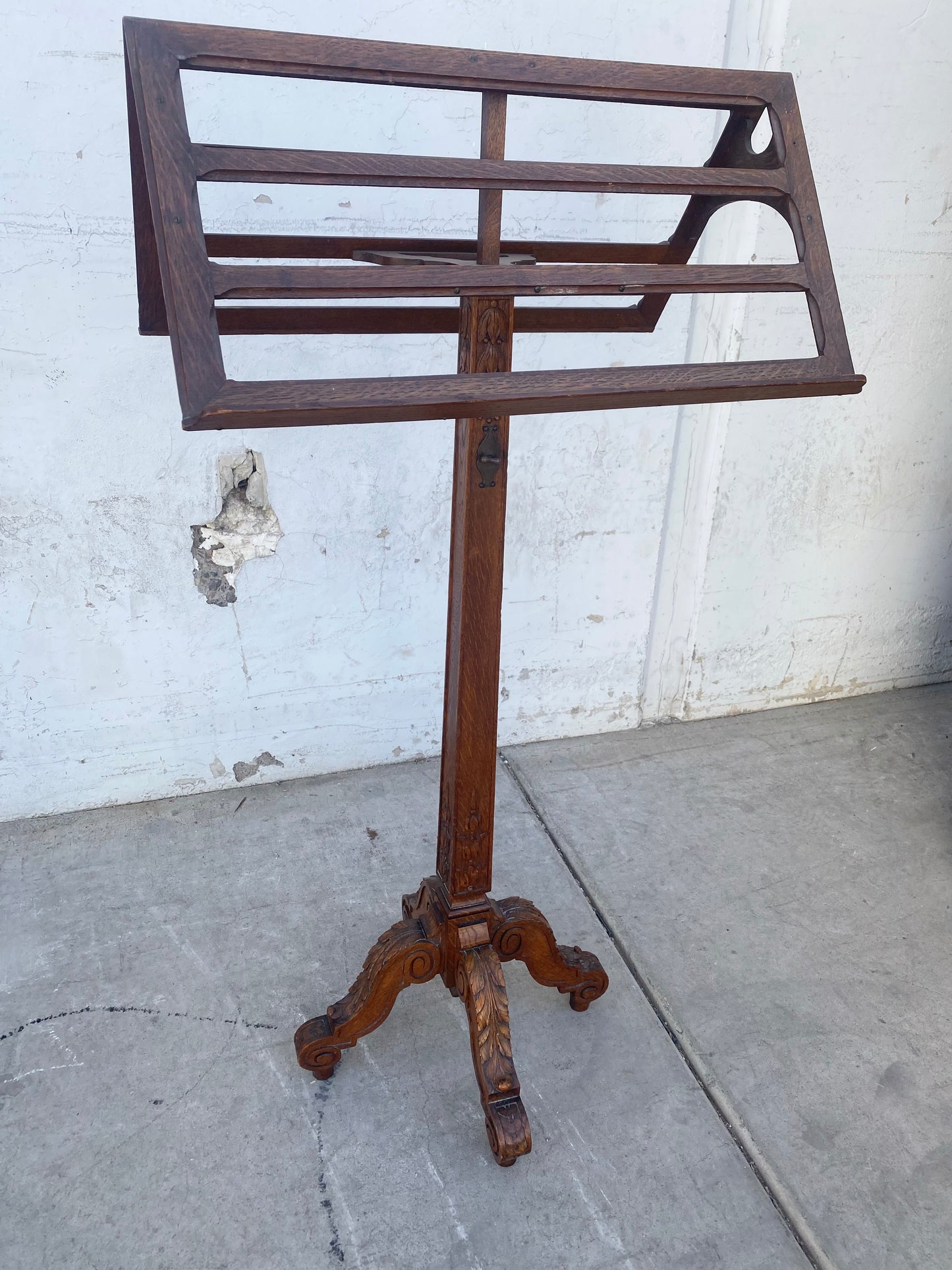 Carved English Double-sided Bookstand / Lectern