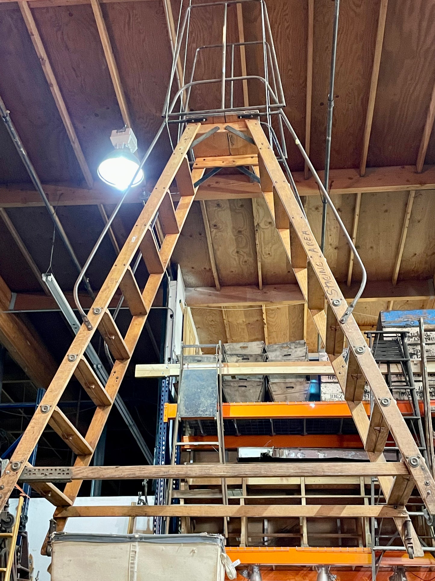 Movie Studio Ladder