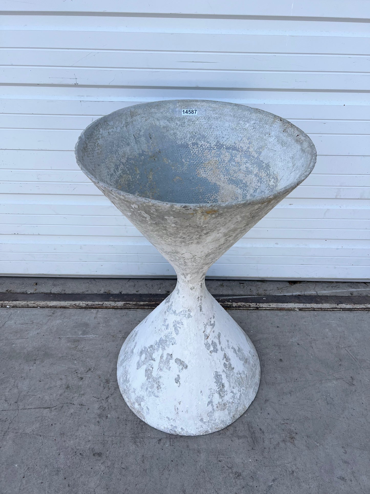 Large Willy Guhl Diablo Planter