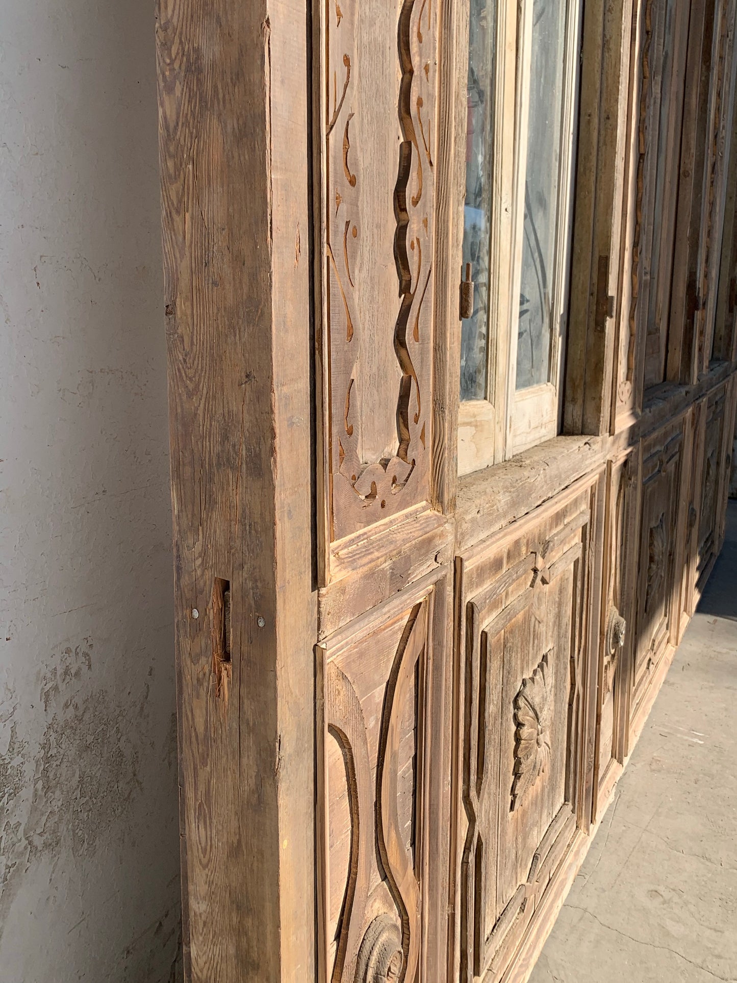Rectangle Washed Wall Panel with 2 Window Pairs and 1 Single Lite