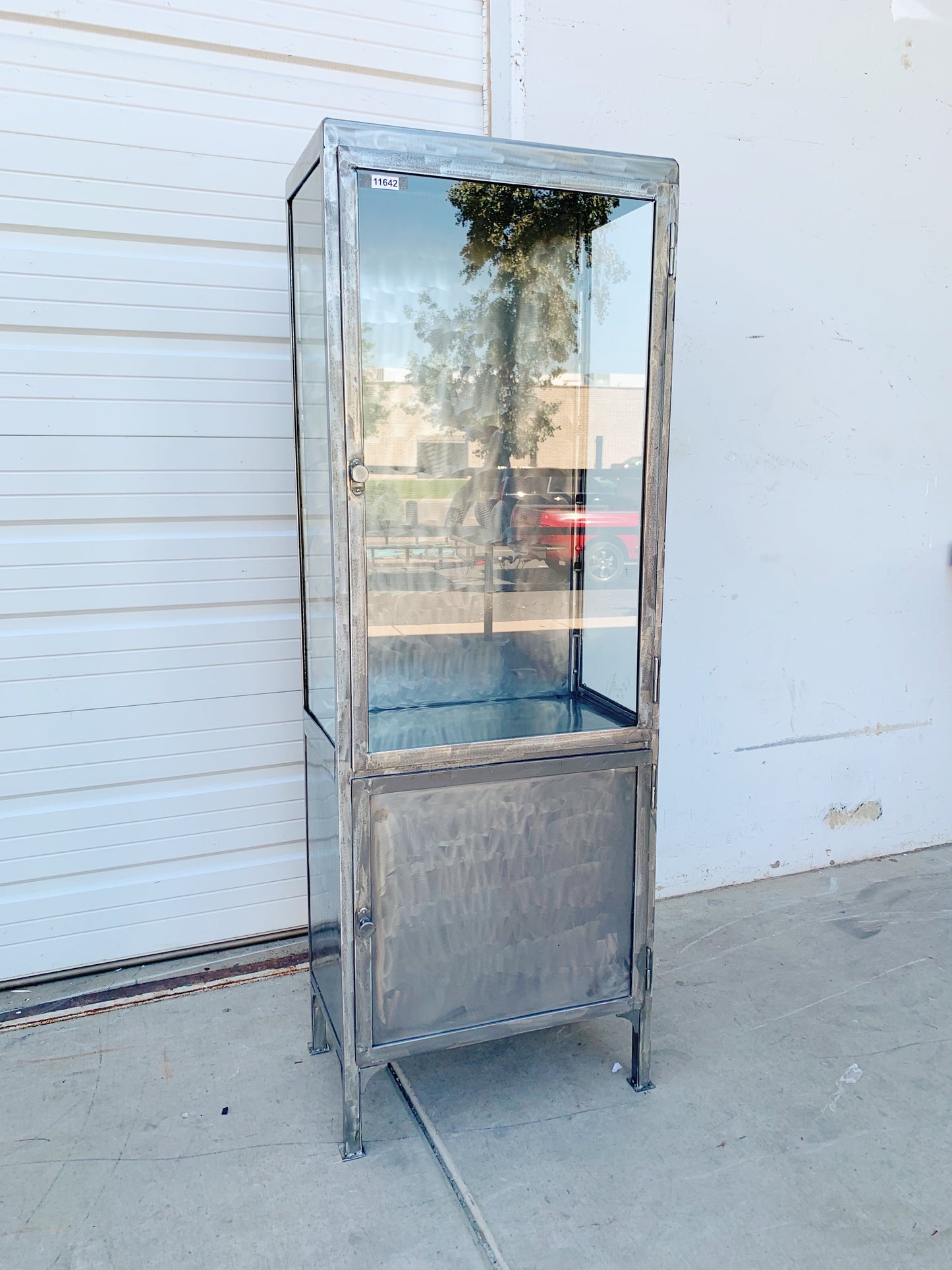 Stripped Medical Display Cabinet