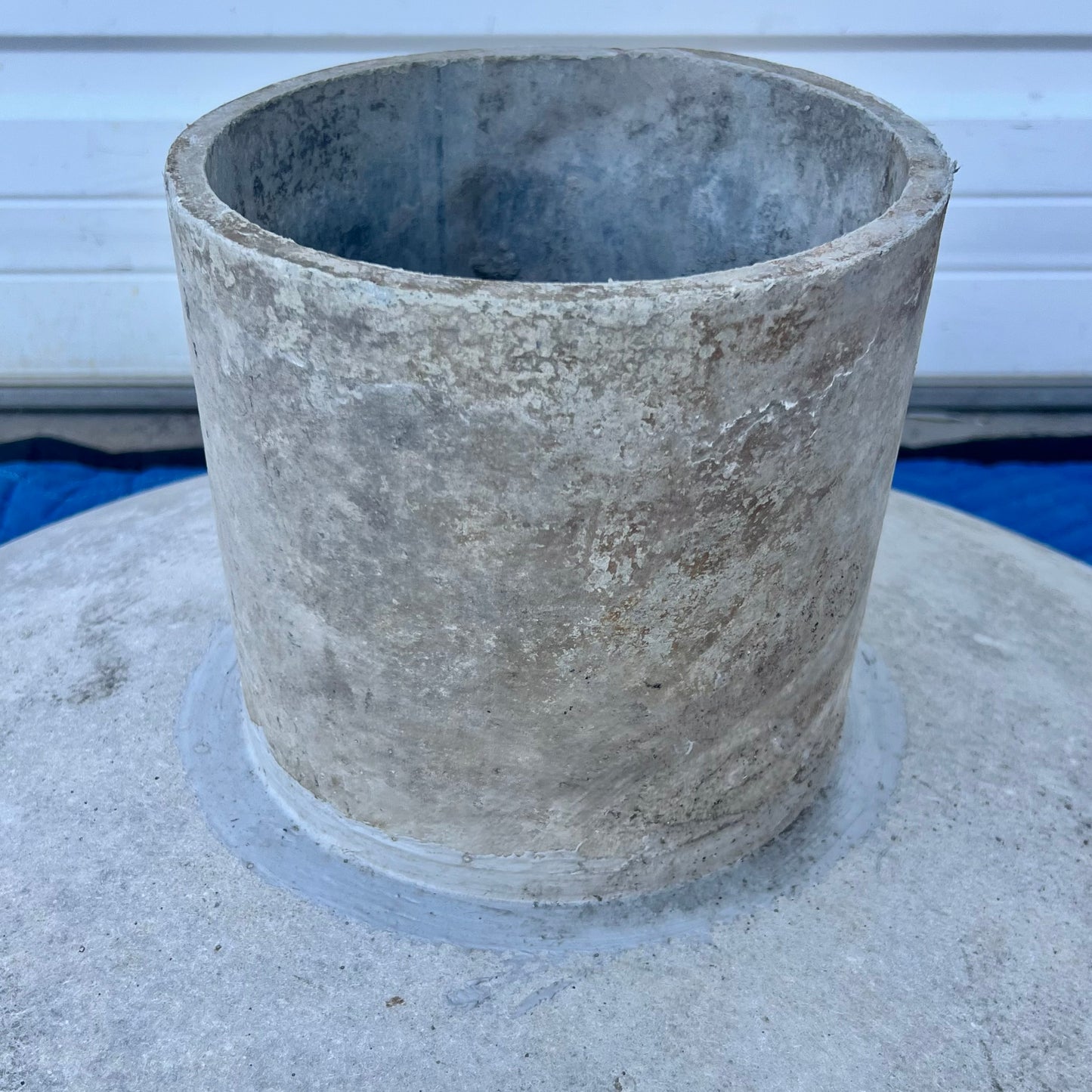 Round Willy Guhl Planter