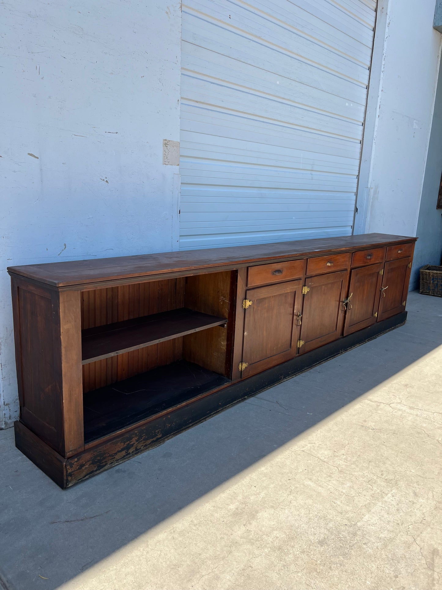 General Store Humidor Counter/Cabinet