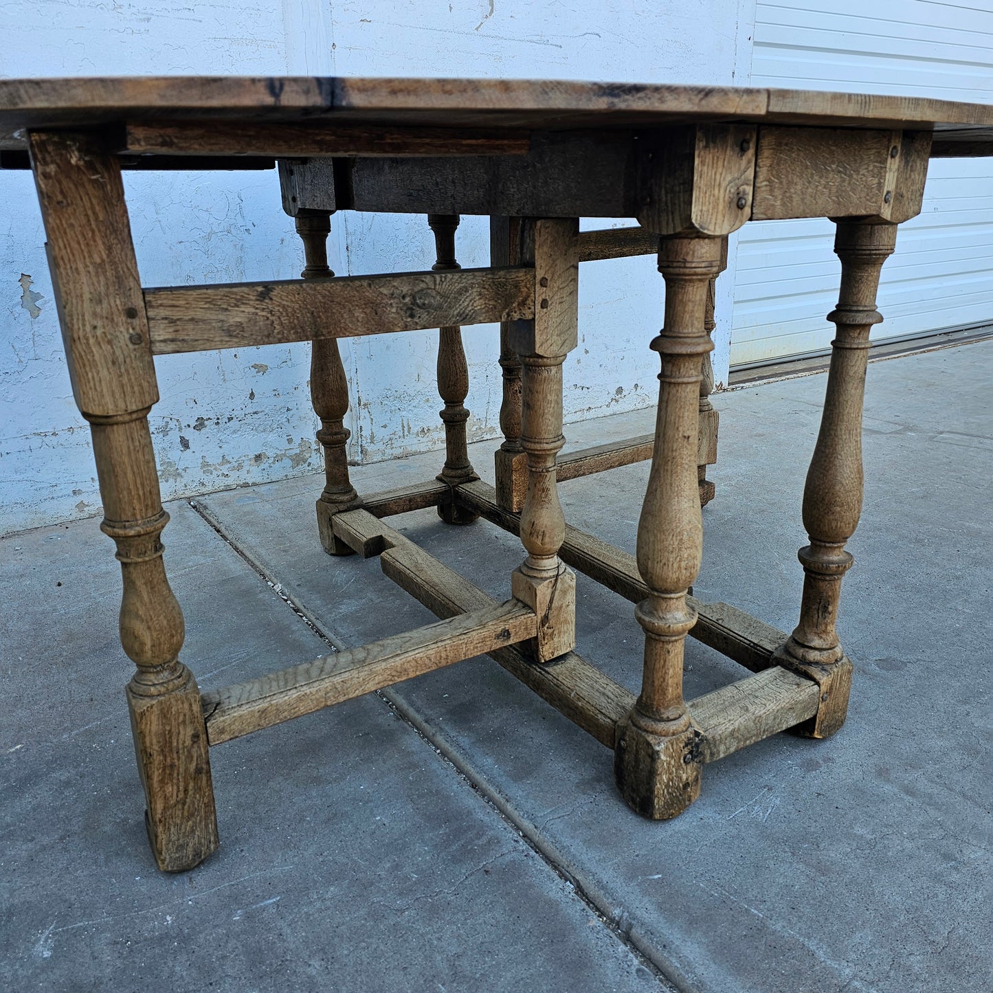 Drop Leaf Oval Dining Table