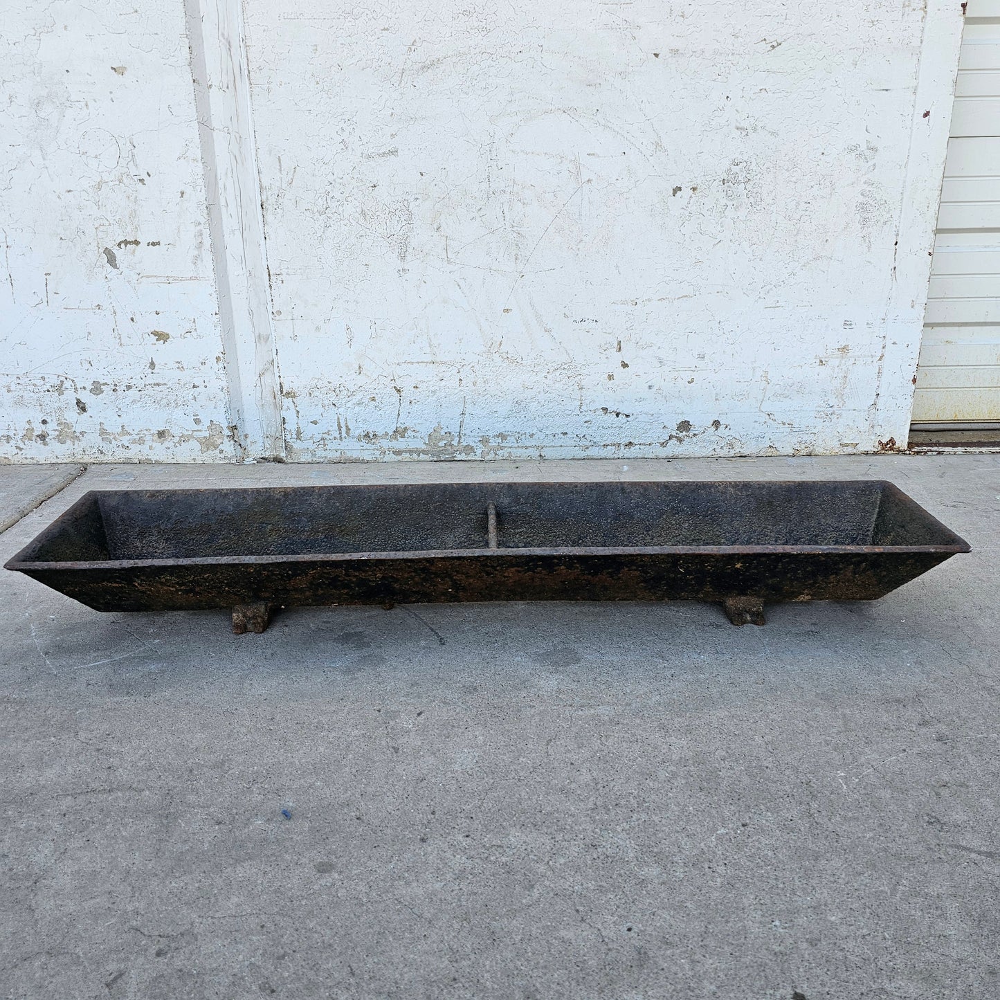 Cast Iron Feeding Trough