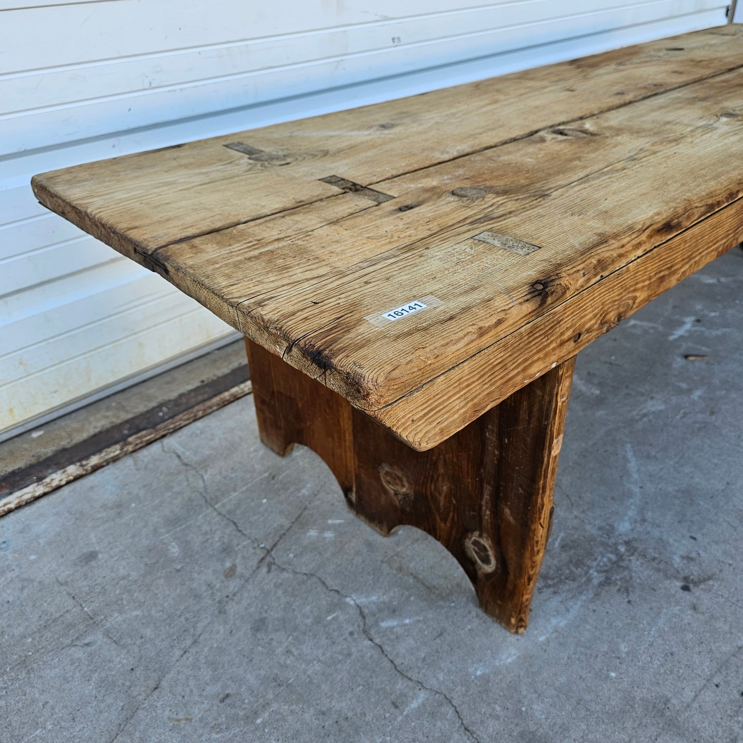 Early Bleached Top Bench