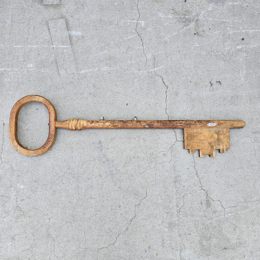 Wooden Skeleton Key Trade Sign