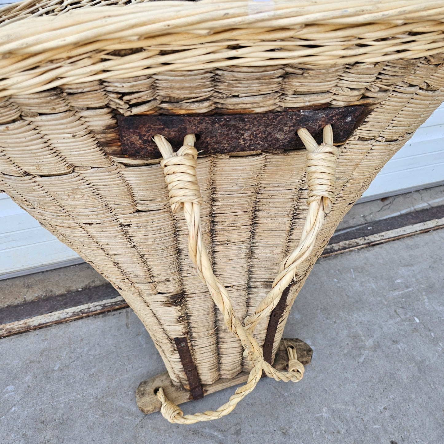 Large Wicker French Grape/Wine Hod Basket