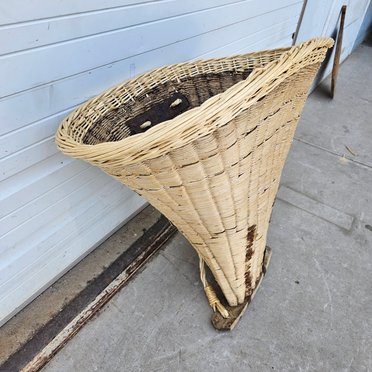 Large Wicker French Grape/Wine Hod Basket