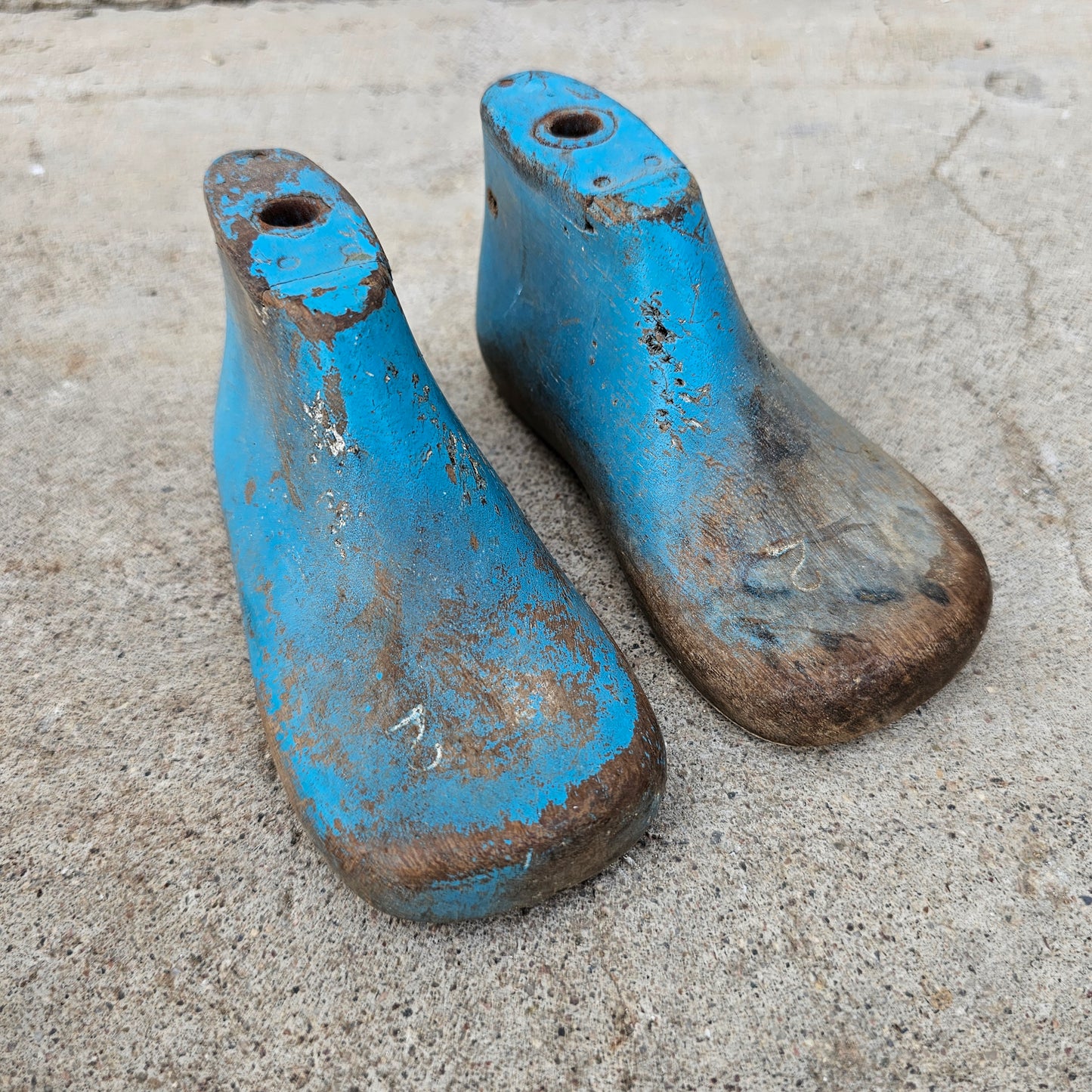 Pair of Wooden Baby Shoe Molds (Decor)