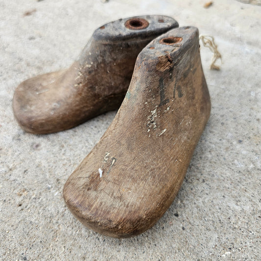 Pair of Wooden Baby Shoe Molds (Decor)