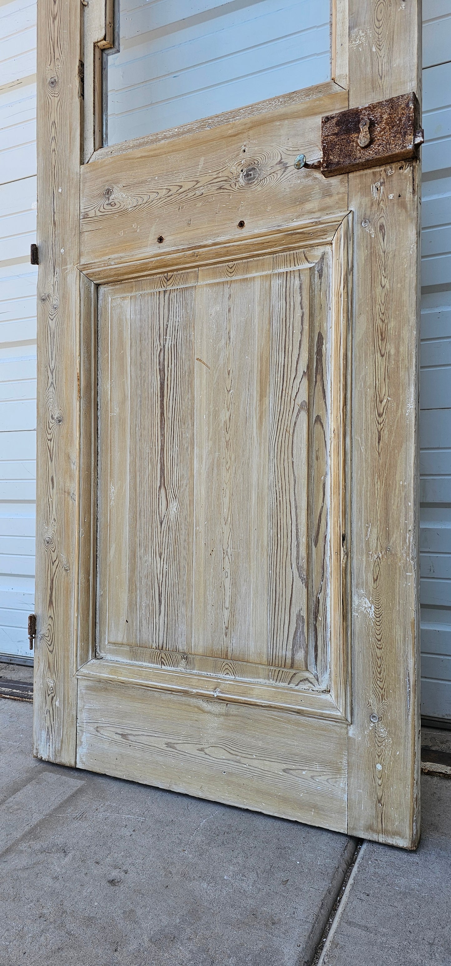 Single Carved Wood Entrance Door w/Single Lite