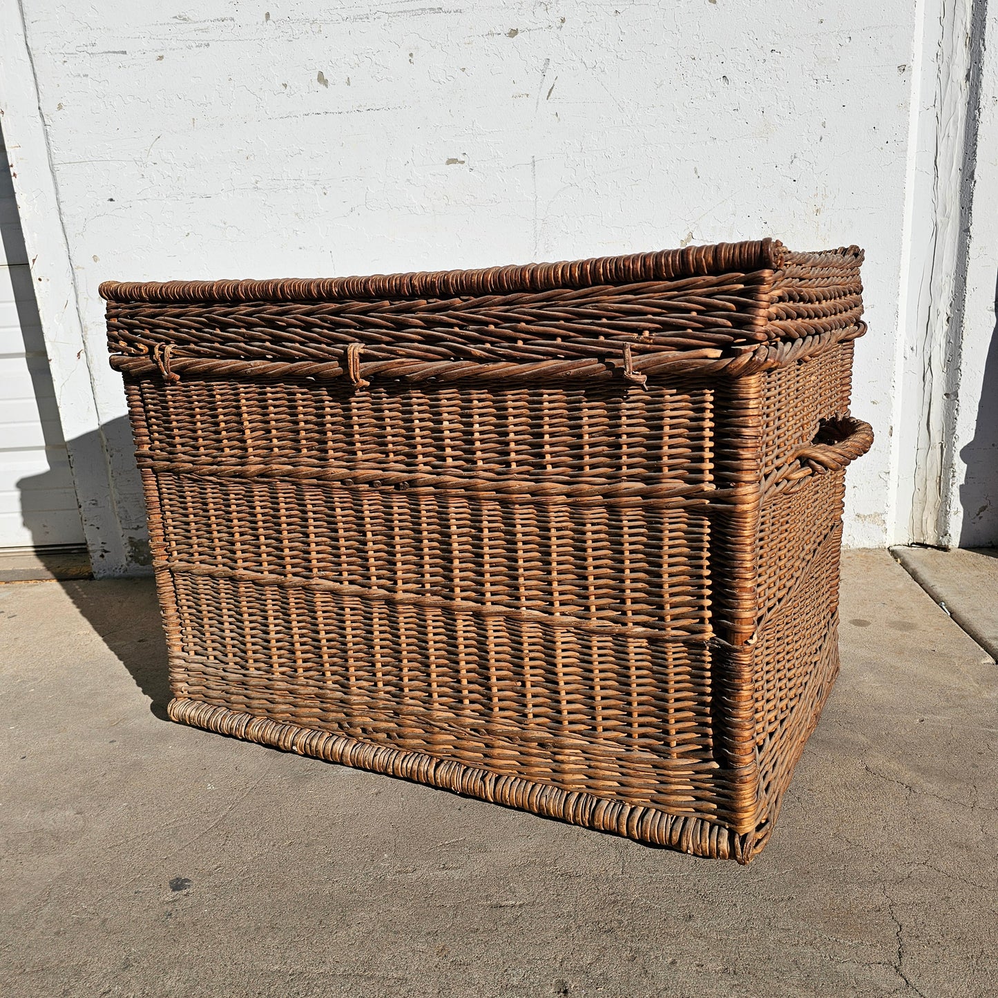 Wicker Basket w/ Top