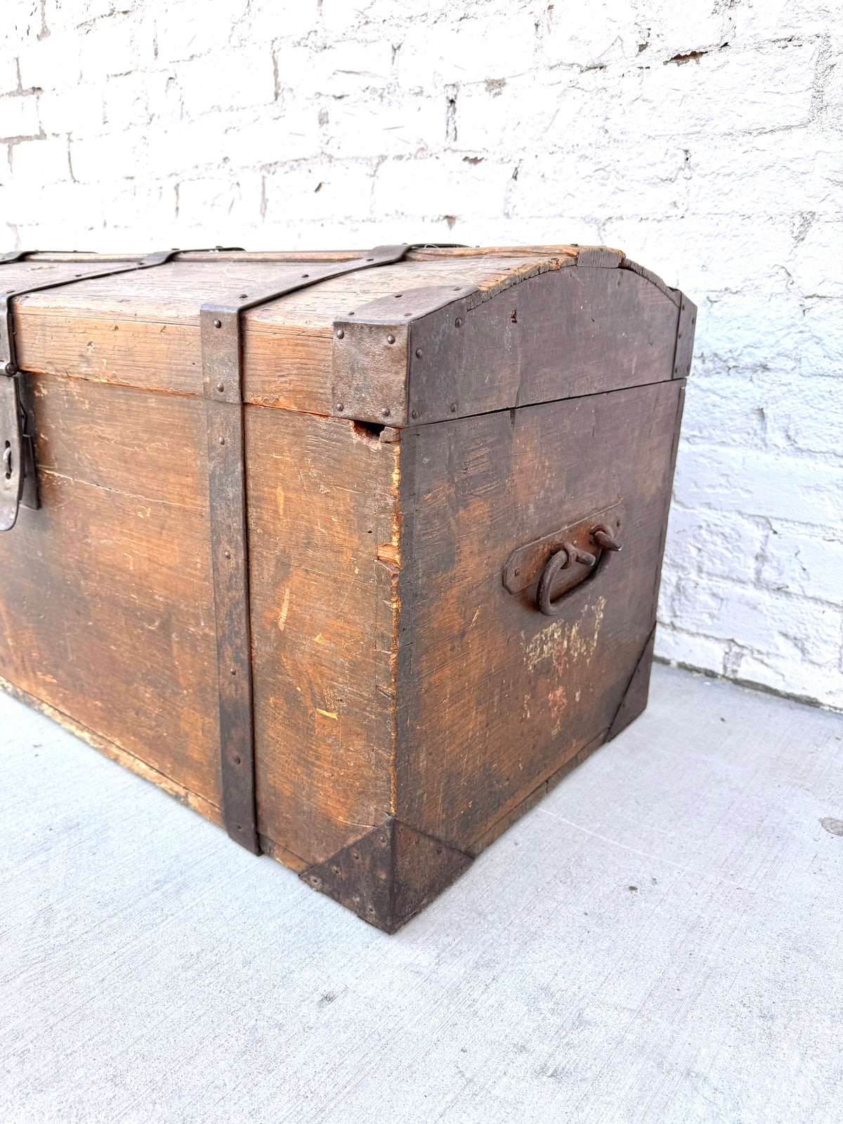 Wooden Dome Top Traveler's Trunk