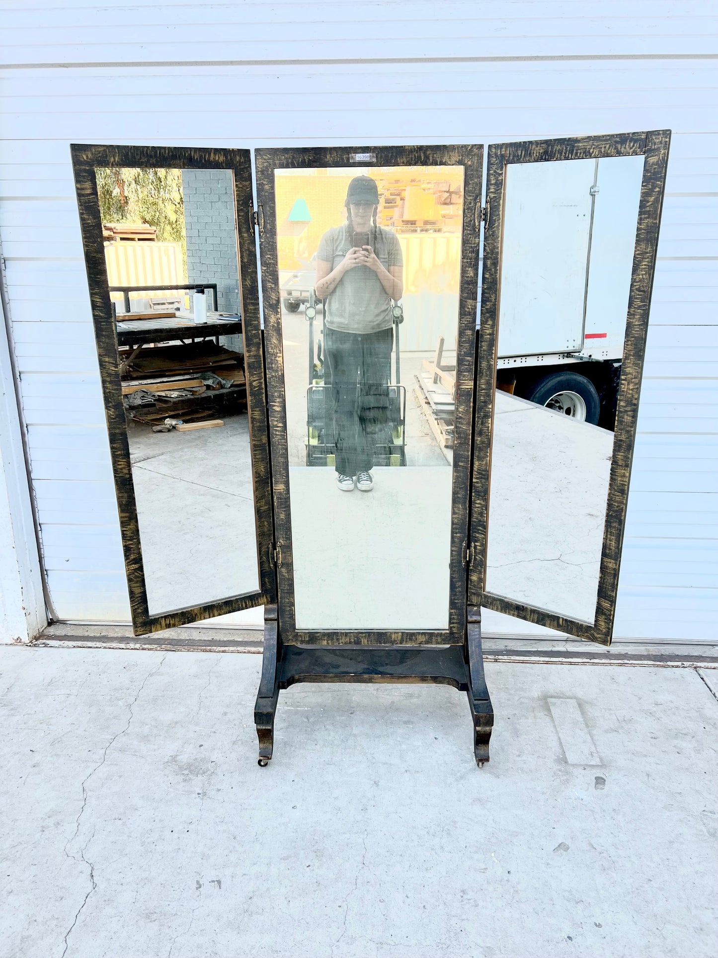 Vintage Tri-Fold Mirror (16398)