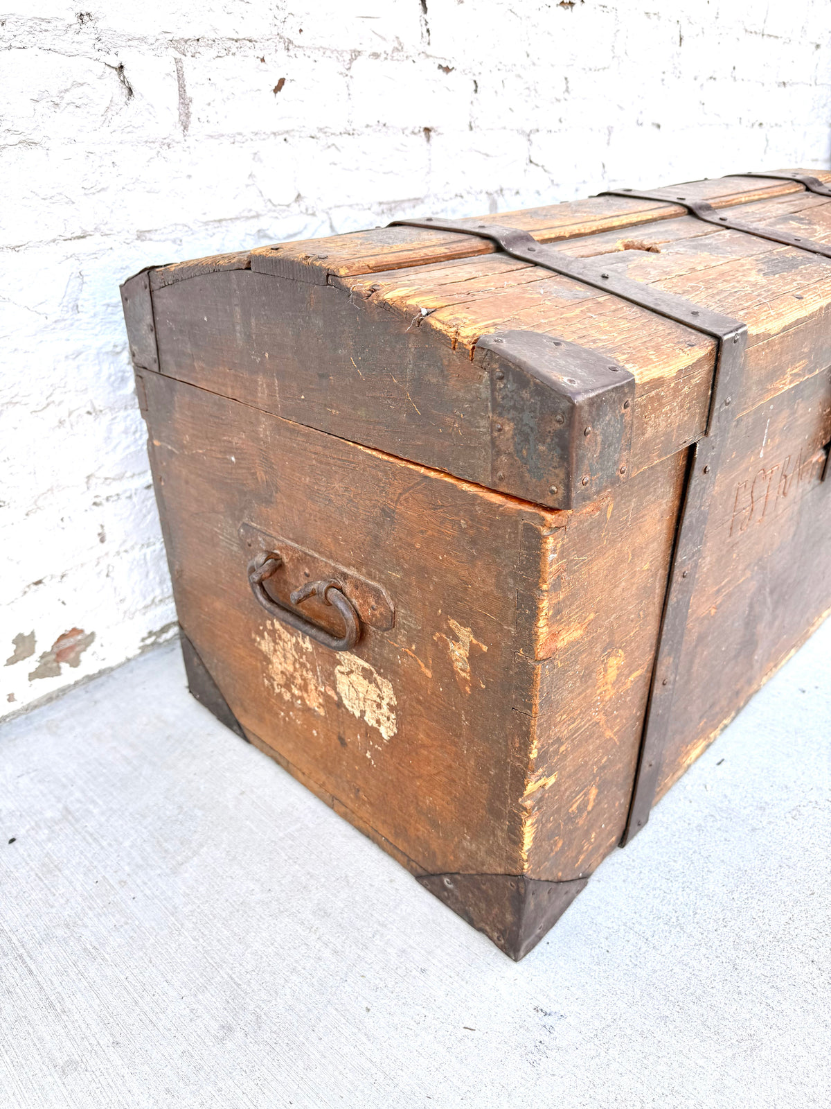 Wooden Dome Top Traveler's Trunk