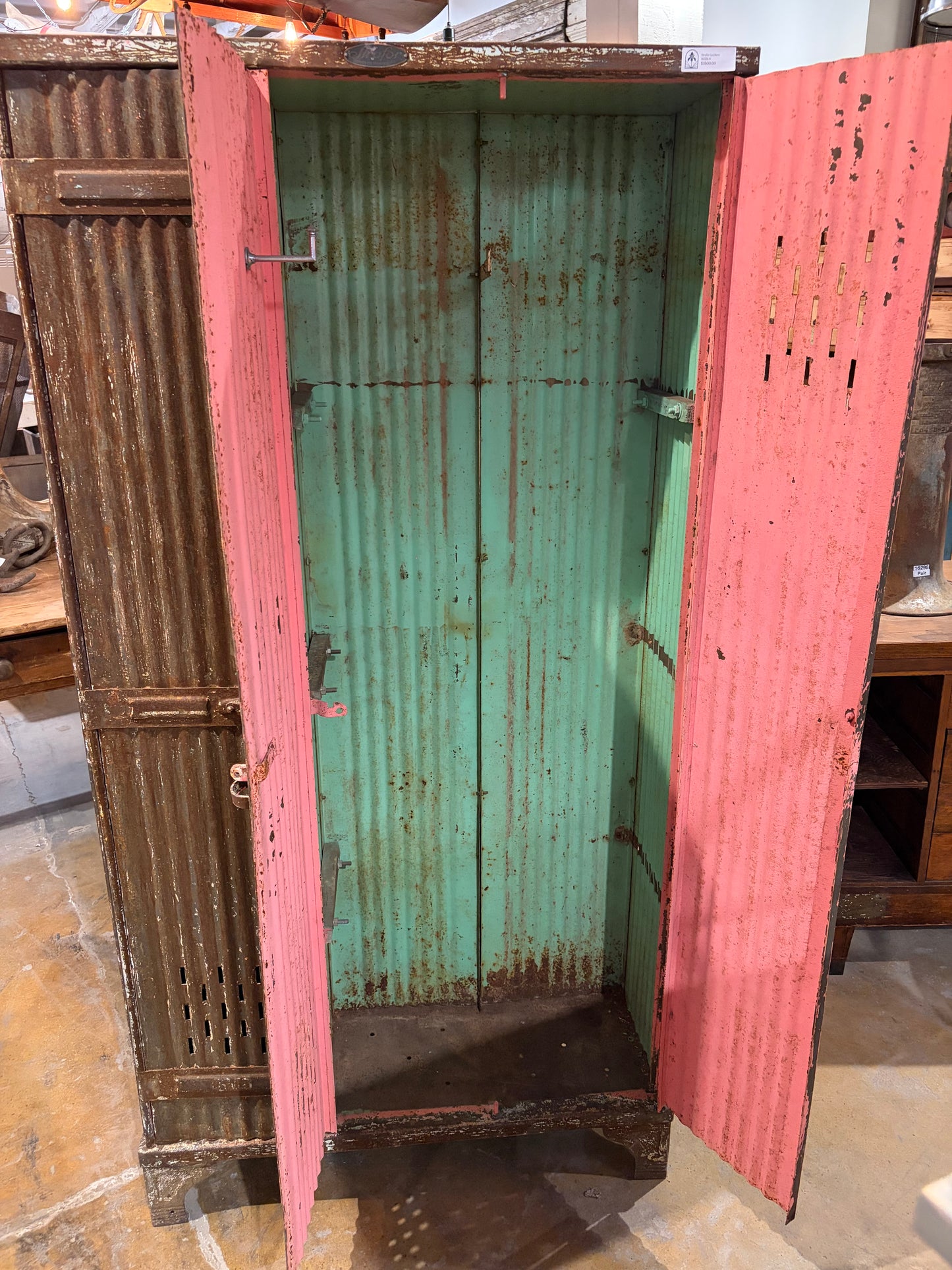 Vintage Strafor Lockers