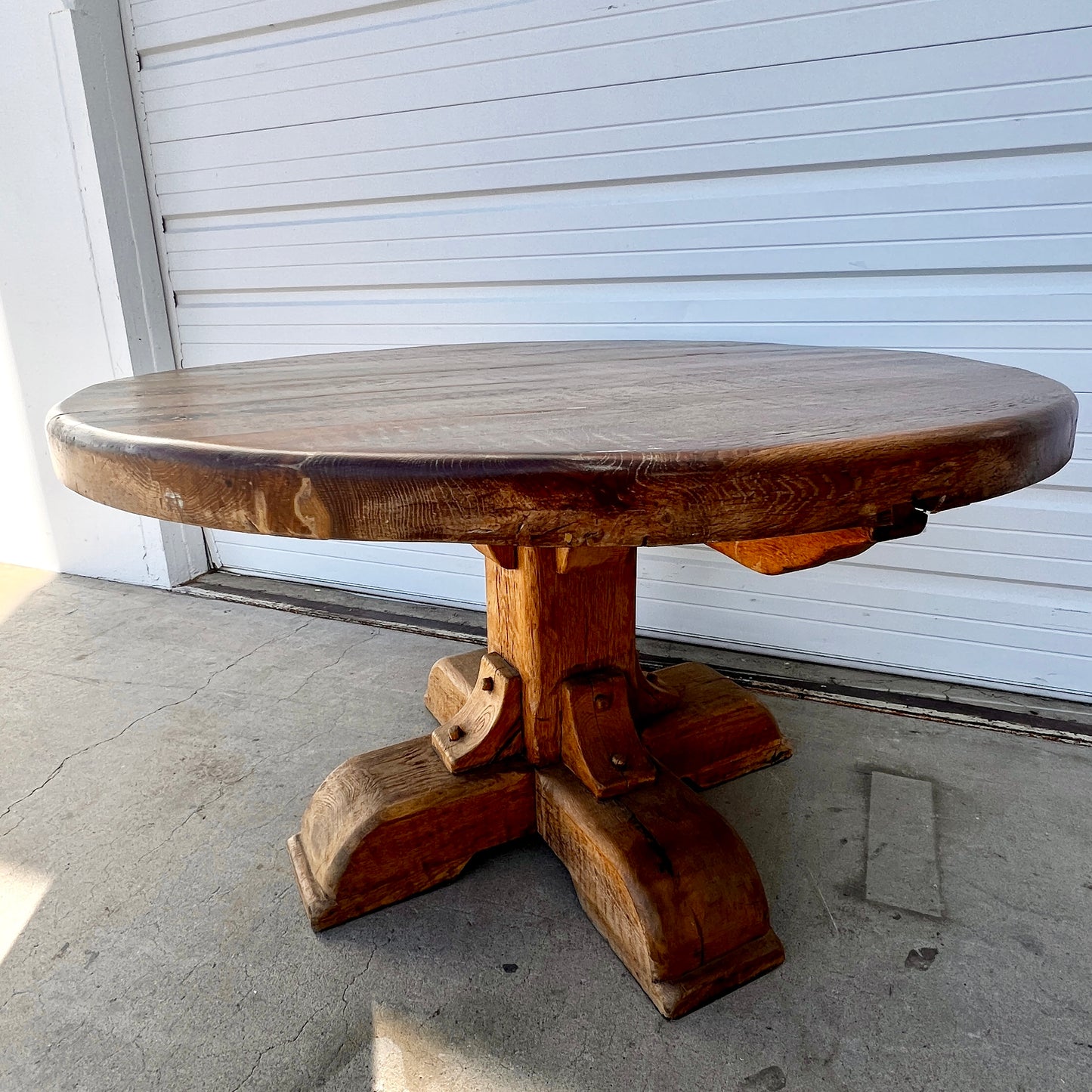 Round Dutch Dining Table