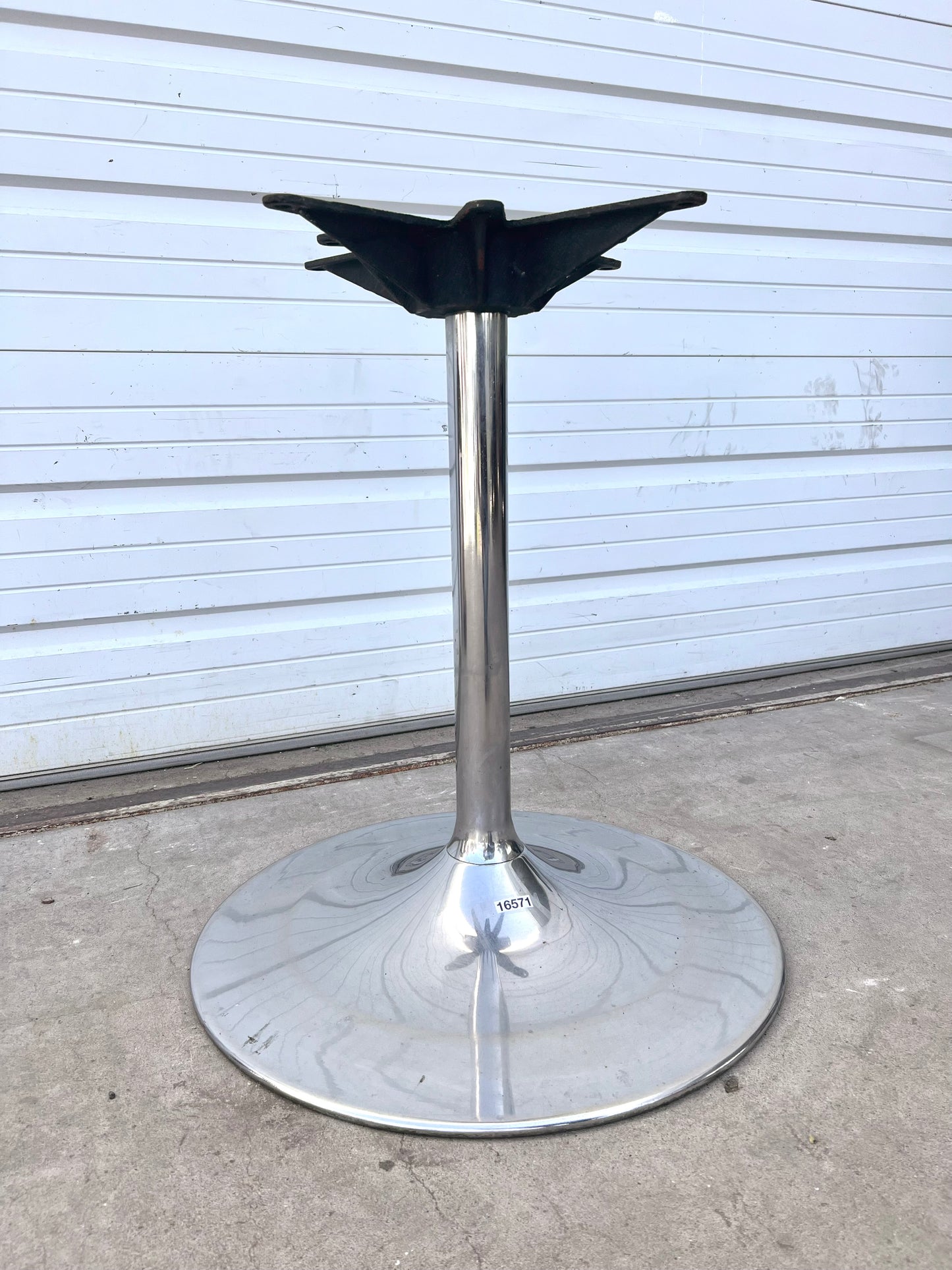 Chrome Tulip Table Base