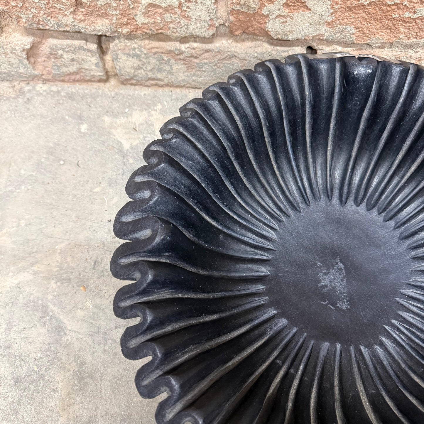 Medium Black Marble Ruffle Bowl