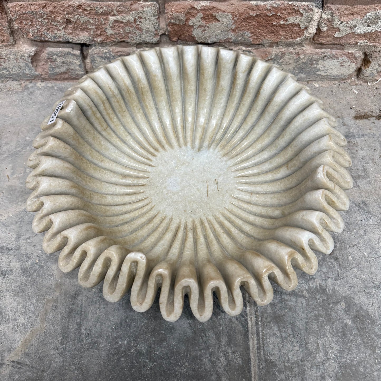 Medium White Marble Ruffle Bowl