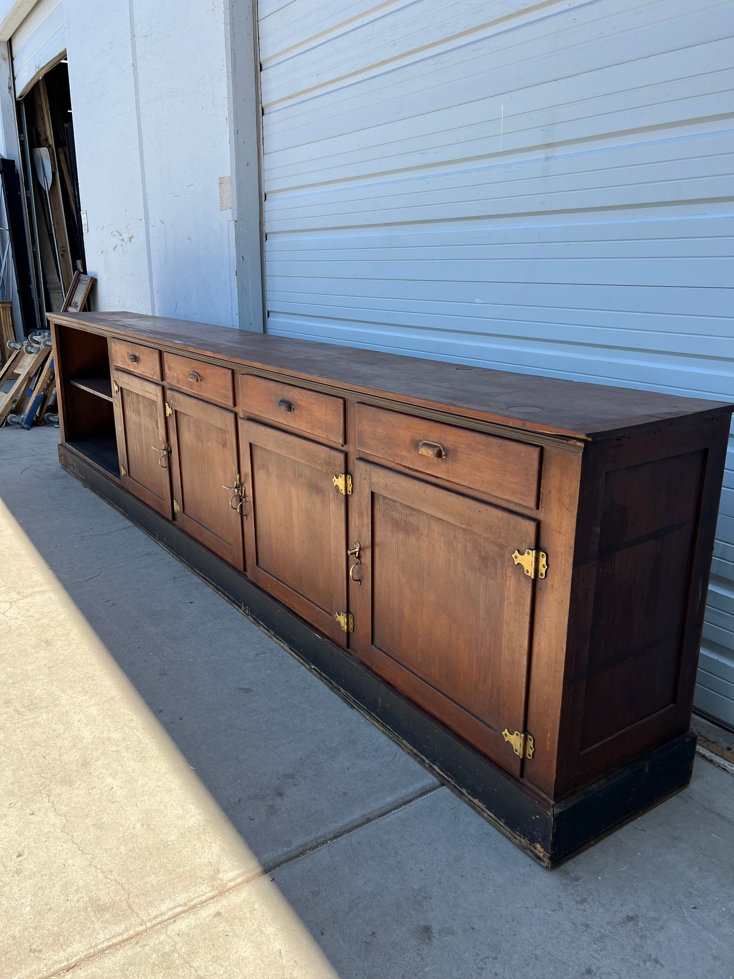 General Store Humidor Counter/Cabinet