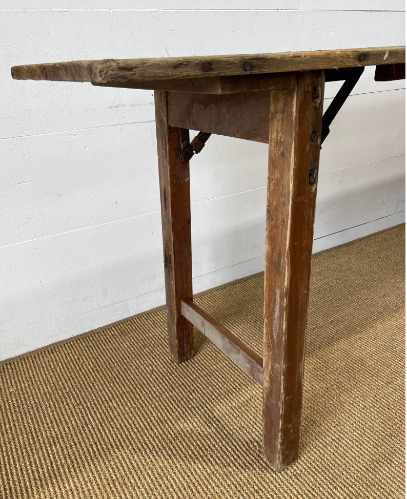 French Vineyard Folding Table