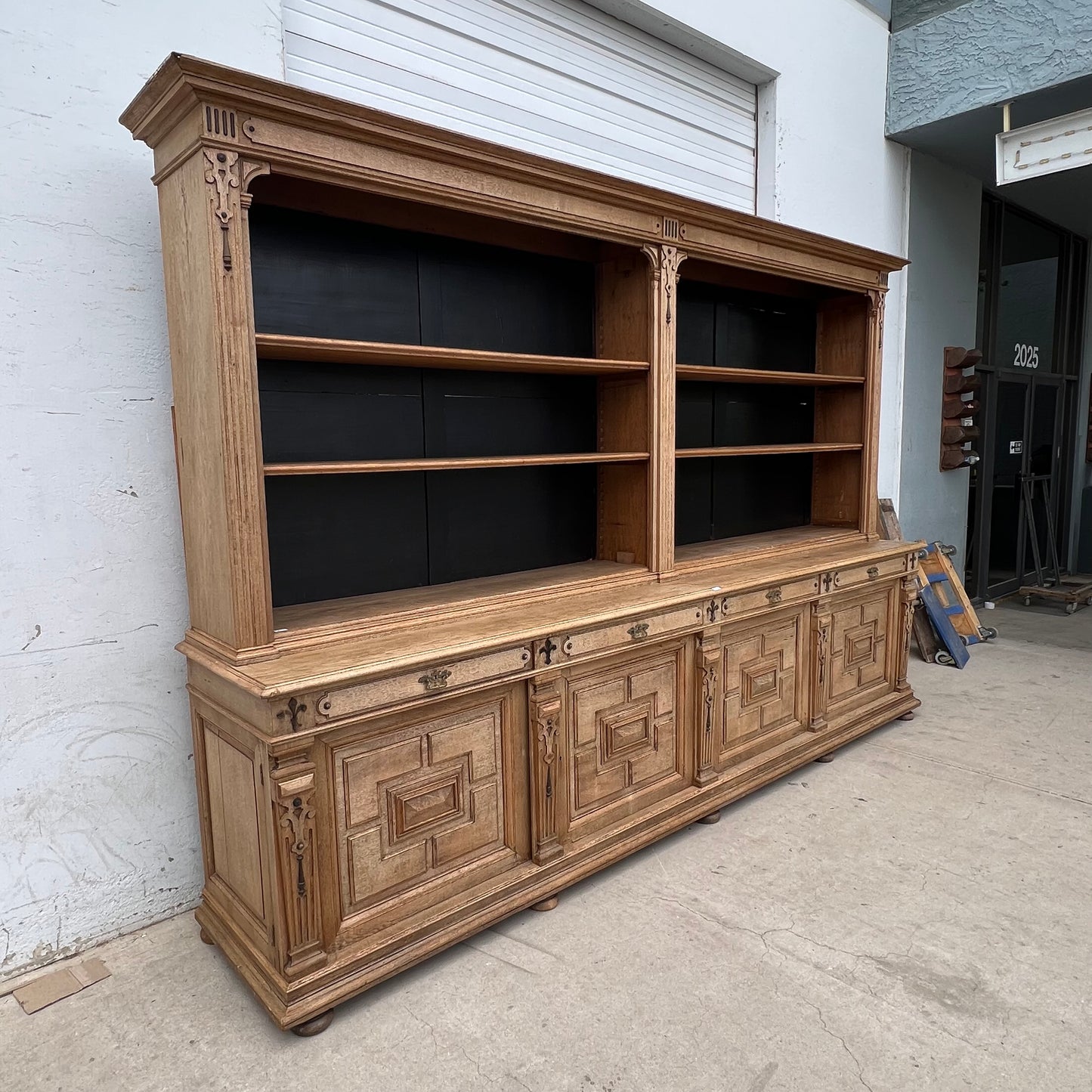 Washed Display Cabinet w/8 Shelves