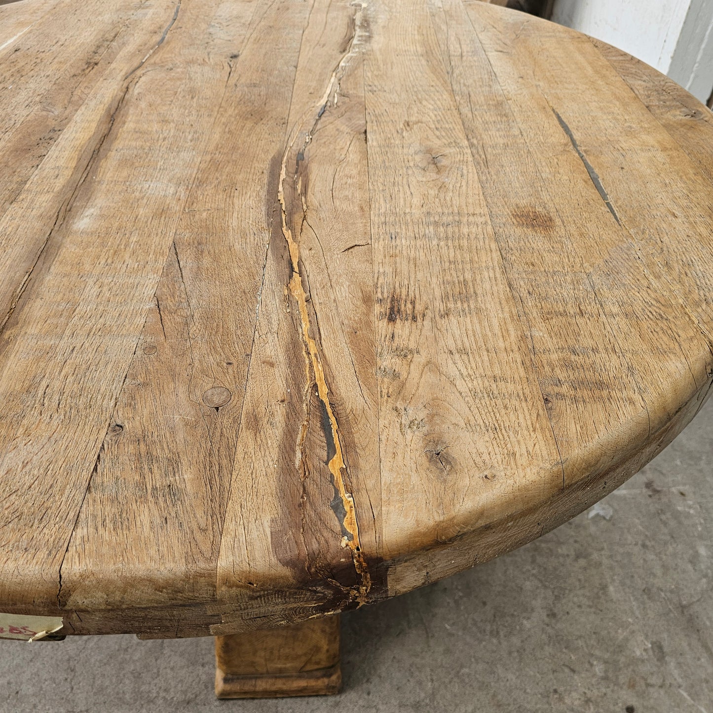 Round Dutch Dining Table