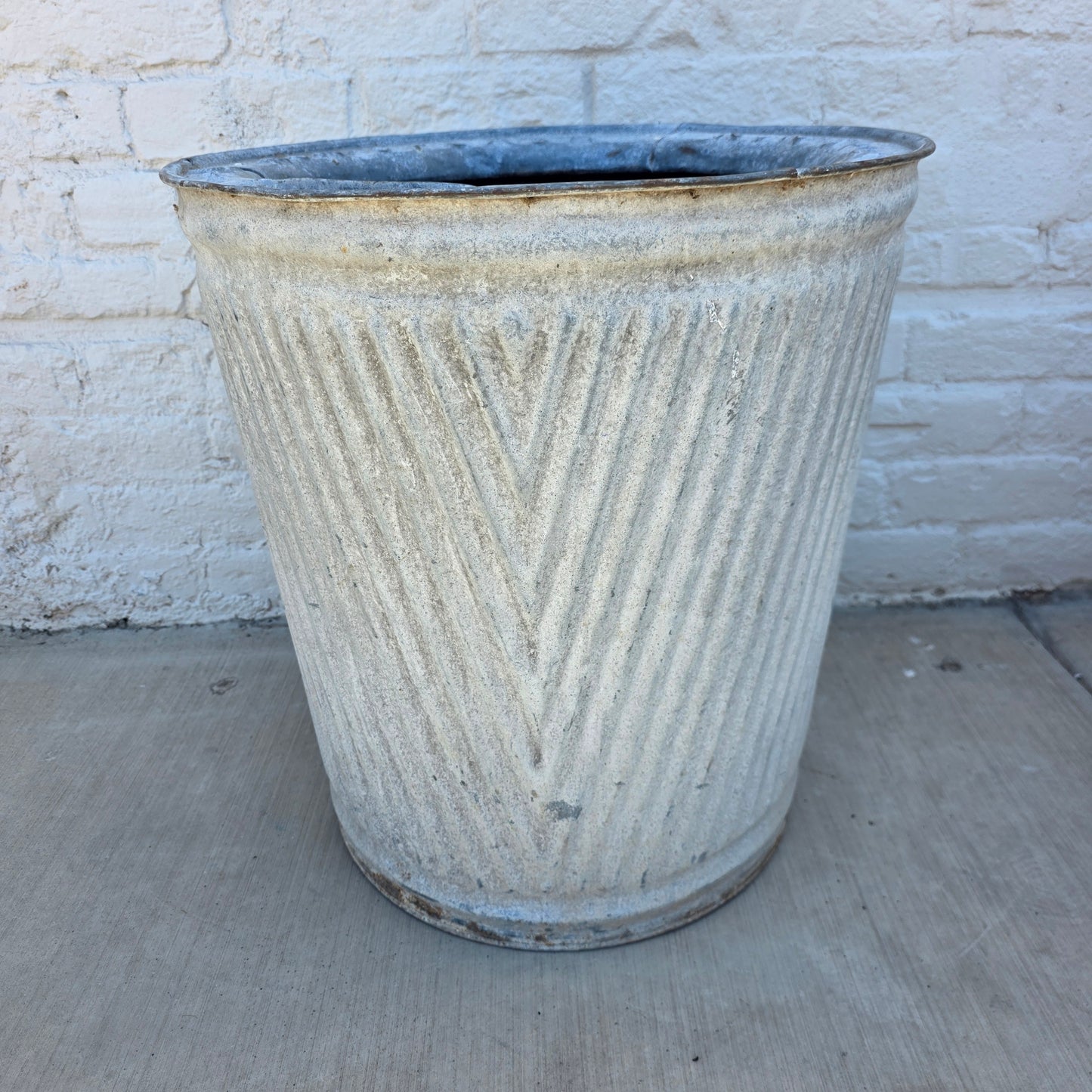 Antique Dolly Garden Tub