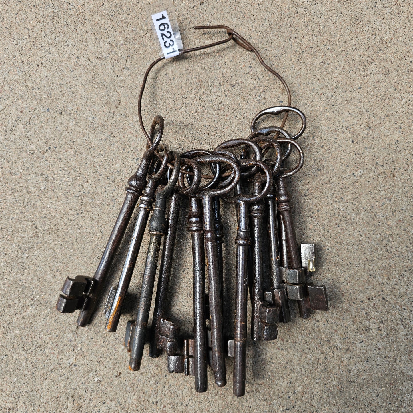 Ring of Large Skeleton Keys