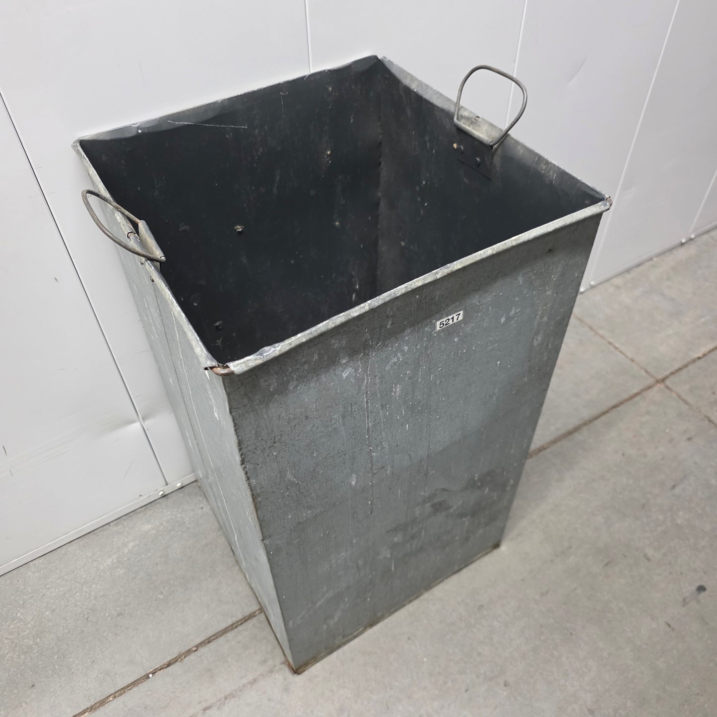 Galvanized Planter/Bucket
