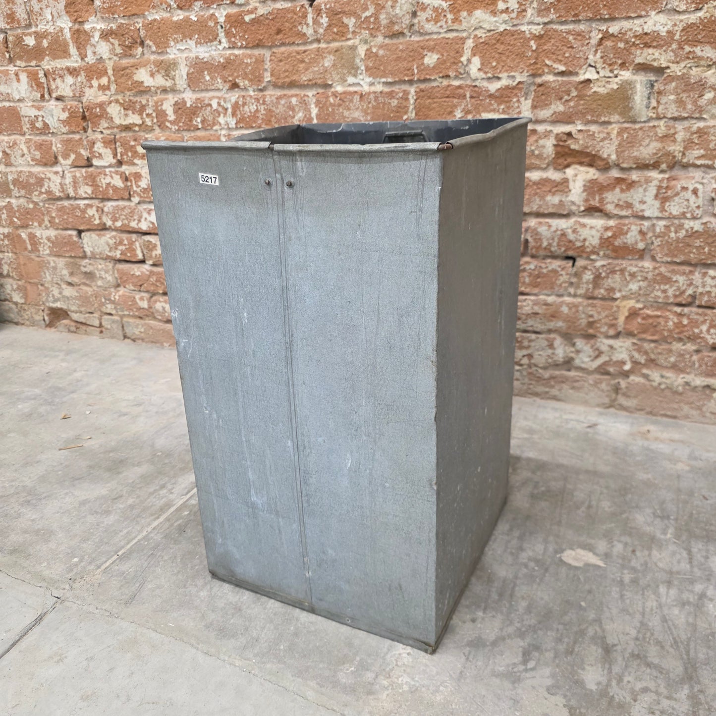 Galvanized Planter/Bucket