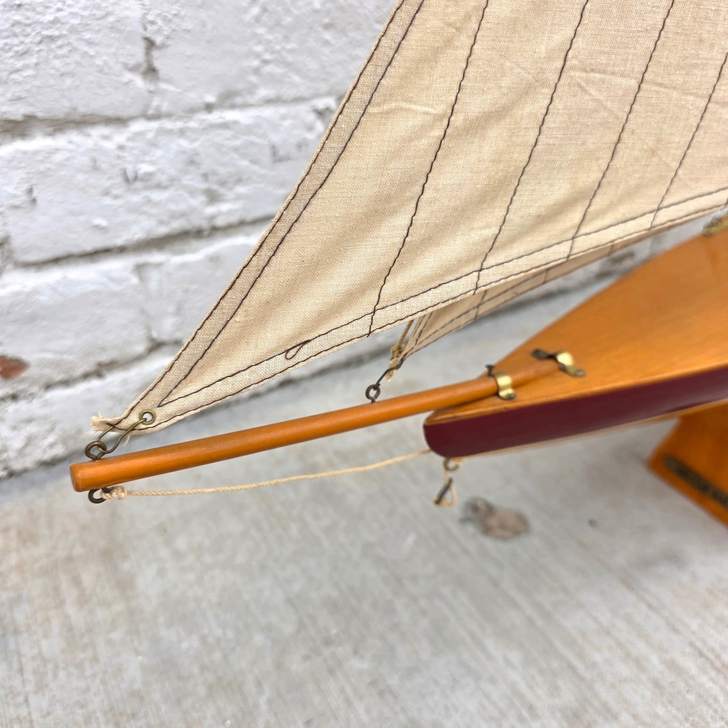 Vintage Pond Yacht Model  of 1895 "Defender Cup Racer"