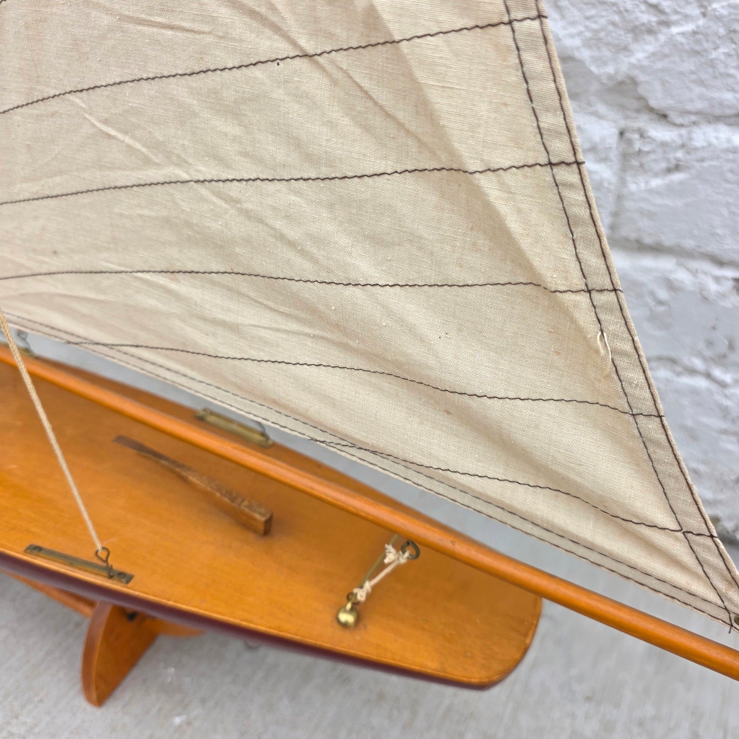 Vintage Pond Yacht Model  of 1895 "Defender Cup Racer"