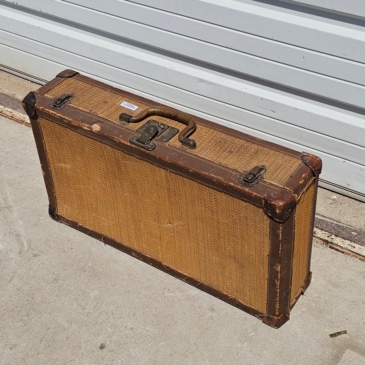 Vintage Suitcase (16220)