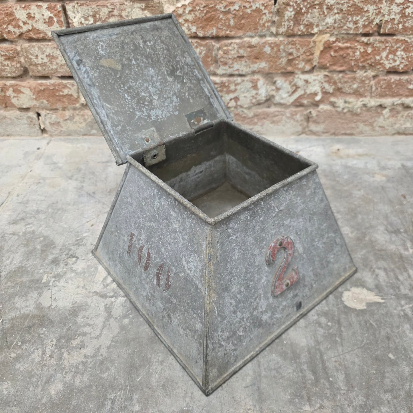 Antique Galvanized Industrial Metal Coal Storage Box/Pudonium.