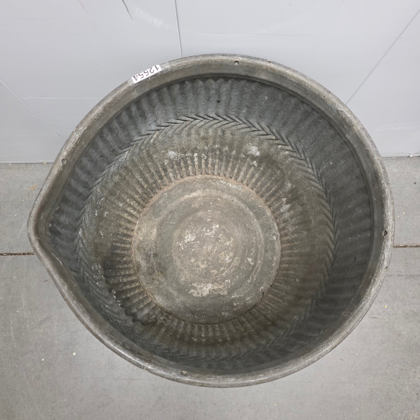 English Ribbed Wash Tub