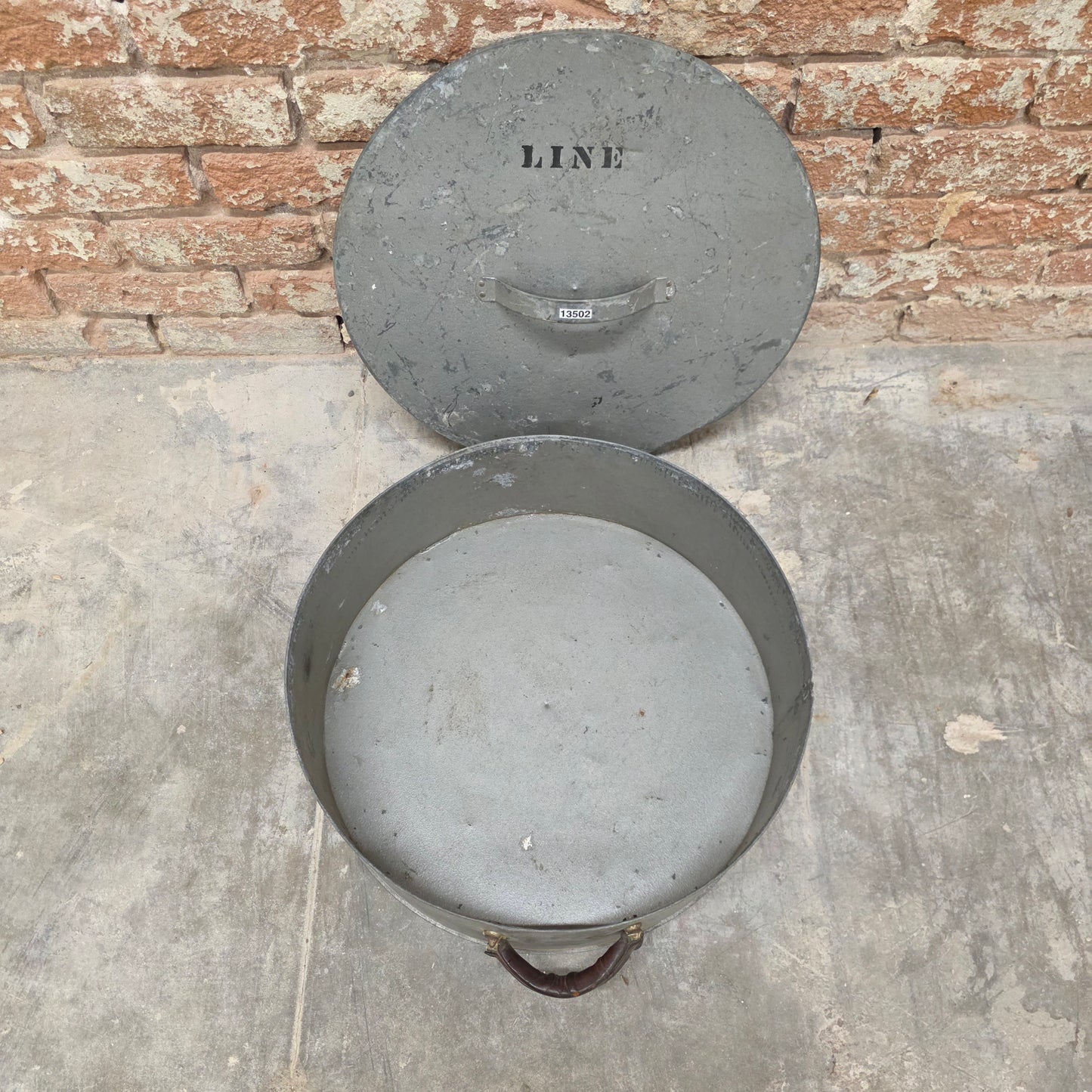 Round "Line" Tin Rope Container