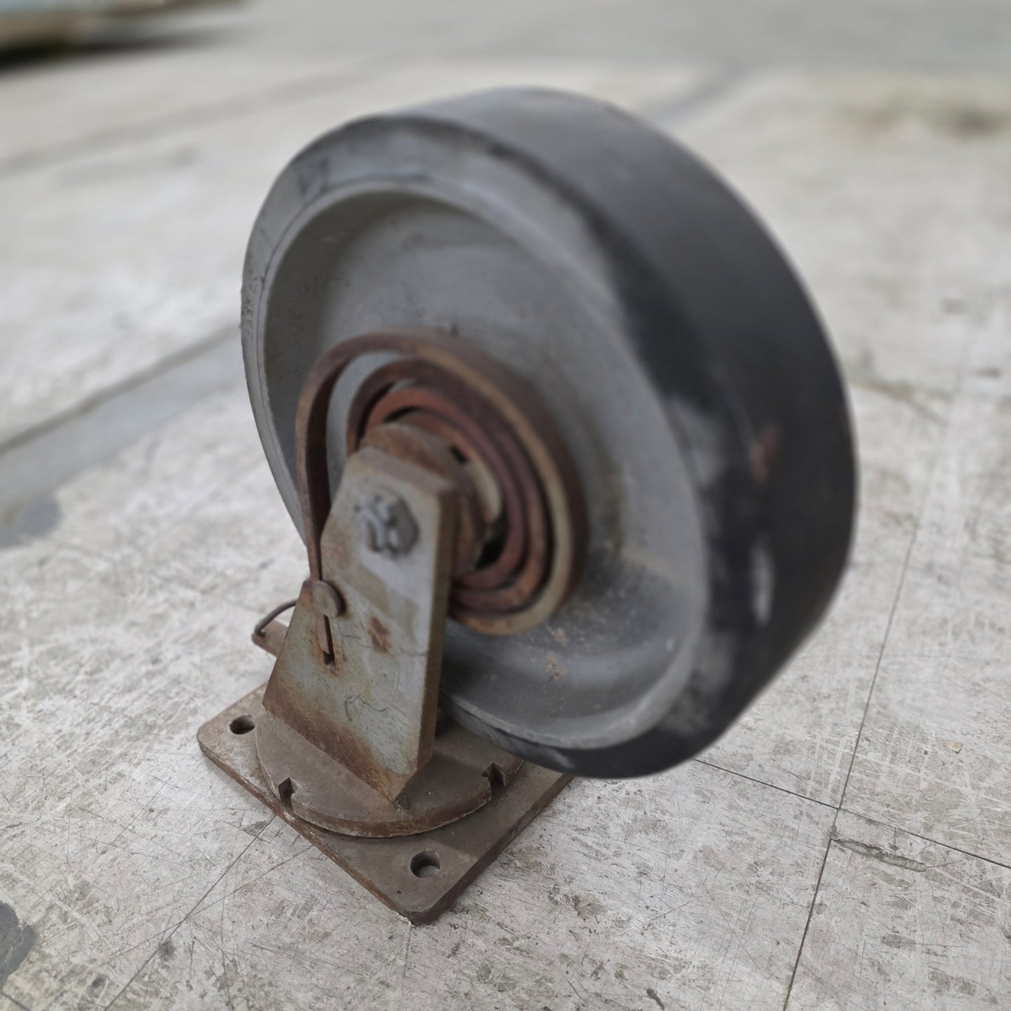 4 Large Industrial Wheels