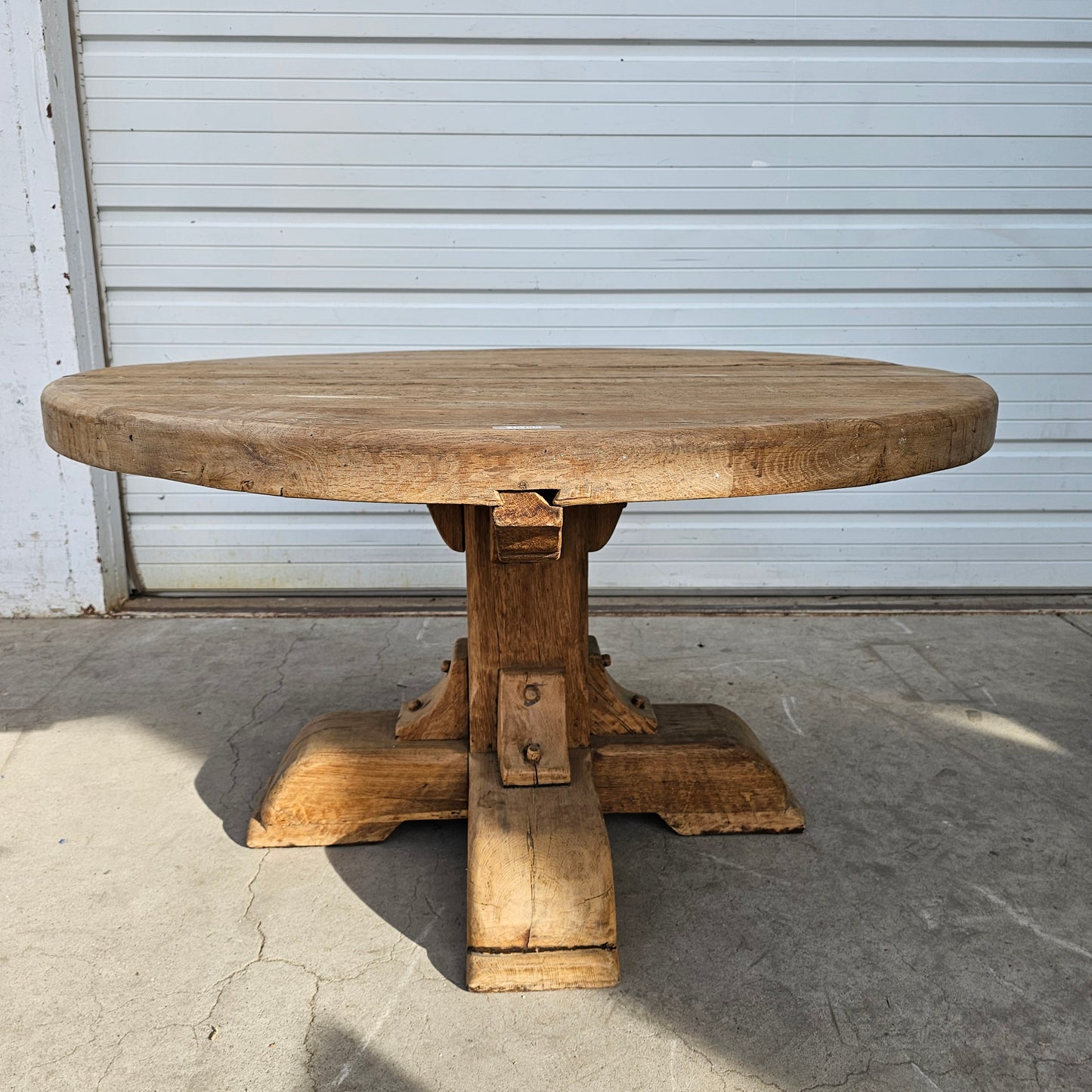 Round Dutch Dining Table