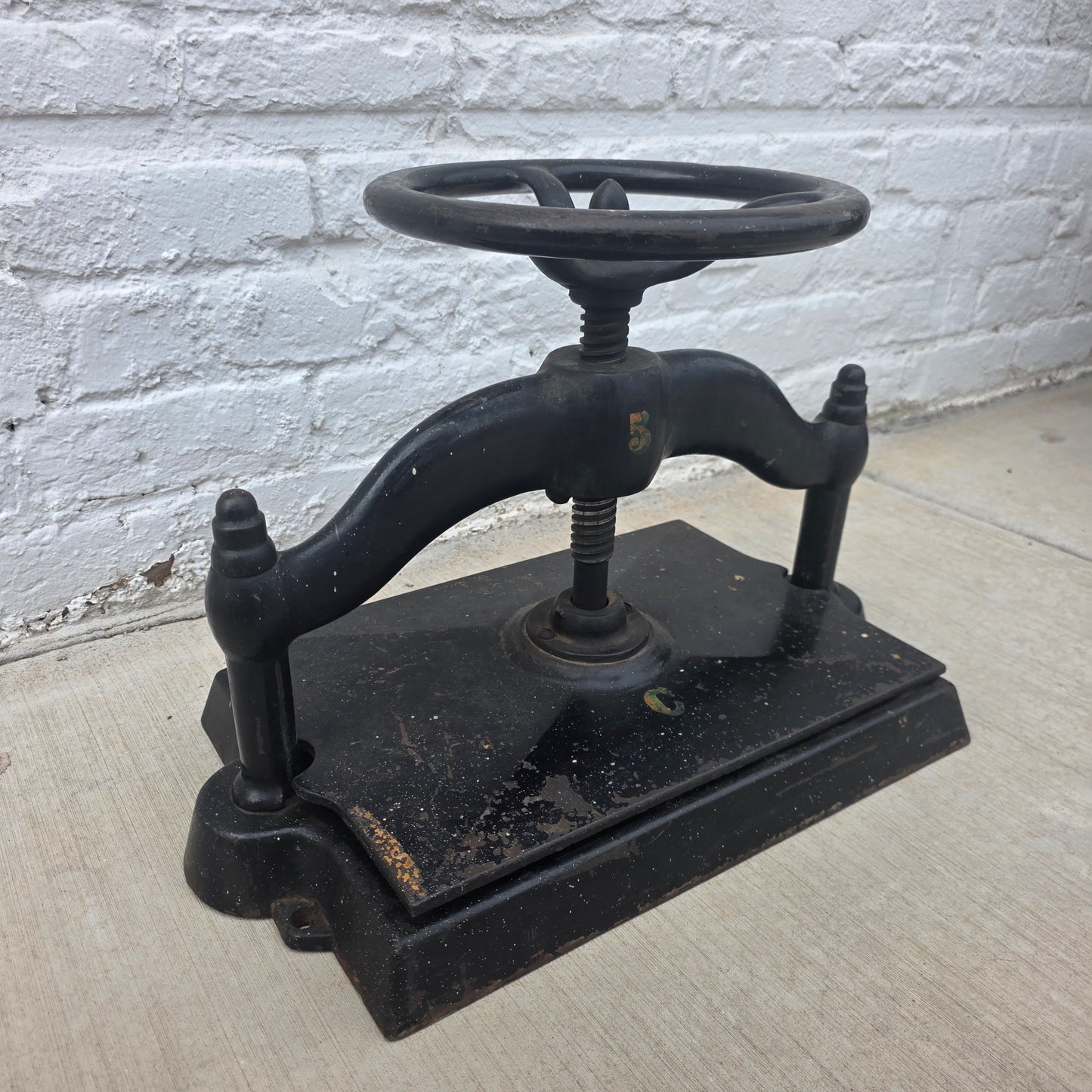 Antique Iron Book Press (Decor)