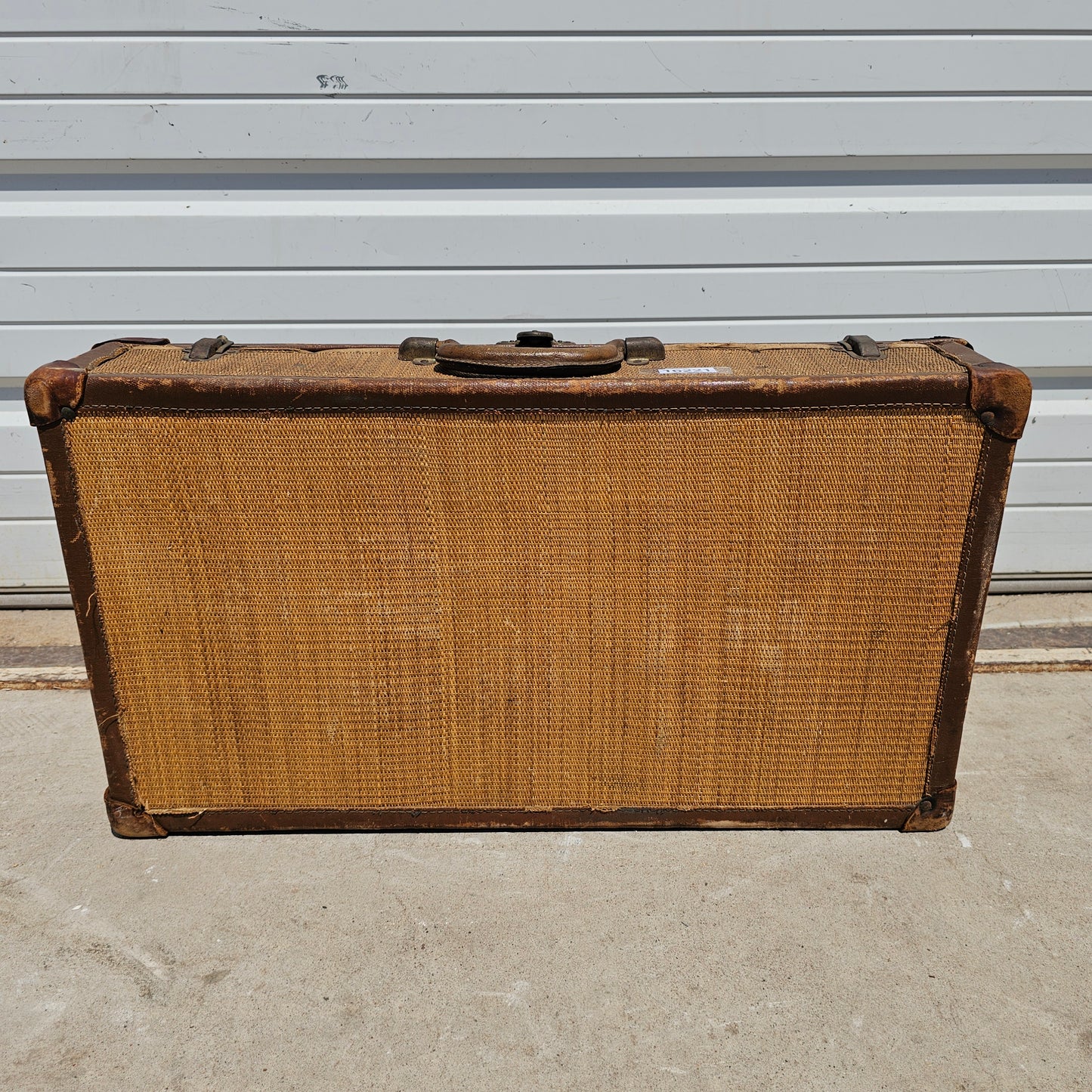 Vintage Suitcase (16220)