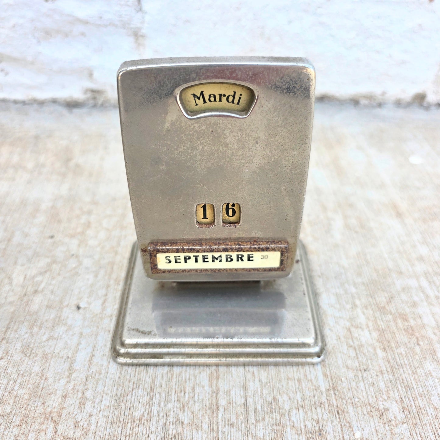Vintage Art Deco French Desk Calendar (Decor)