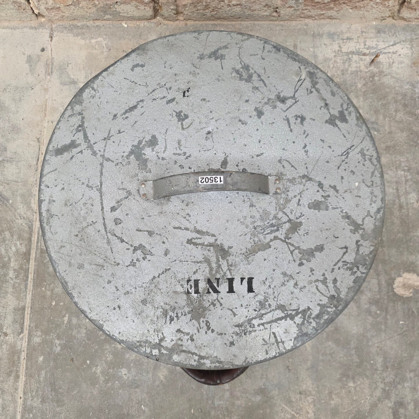 Round "Line" Tin Rope Container